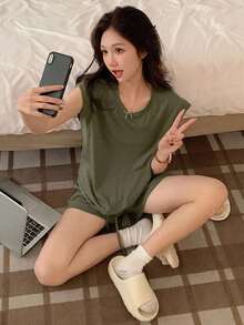 DAZY 2件組純色極簡無袖上衣與短褲套裝 女款居家休閒服 - 軍綠色 - 查看 3