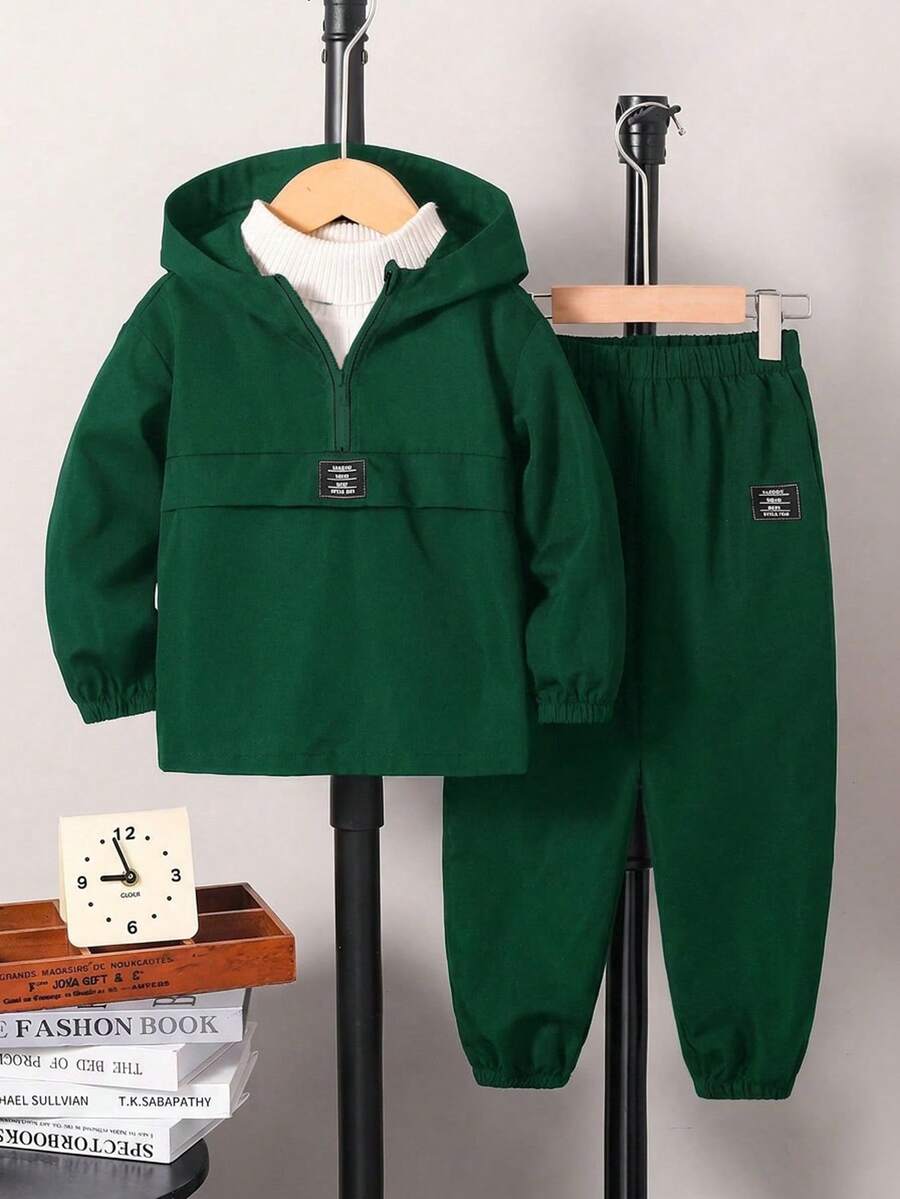SHEIN 小男孩字母拼接連帽衫與長褲休閒套裝 - 綠色 - 查看 1