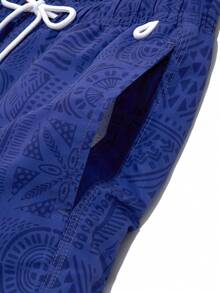 CoralVoy Pantalones cortos de playa con cordón, bolsillo con parche y patrón geométrico para hombres - Azul Marino - Ver 4