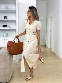 Easowa Damen-Maxikleid im Old-Money-Stil für Frühling und Sommer, lässig-elegant für Urlaub und Pendeln, mit V-Ausschnitt, Kontrastbesatz, dekorativen Knöpfen, Puffärmeln, kurzen Ärmeln, taillierter Taille, Schleife vorne, hohem Schlitz und A-Linien-Umbrella-Rock - Aprikosenfarben - Übersicht 1