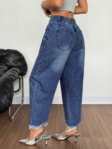 SHEIN PETITE 女款口袋磨損錐形休閒牛仔褲，適合小個子女性 - 深色水洗藍 - 查看 3