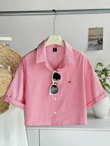 Elamini 女款蝴蝶結刺繡藍色條紋落肩短袖短版上衣 - 彩色 - 查看 4