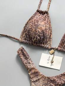 Bonvoyette 女款夏季海灘穿搭 隨機印花雙肩帶金屬裝飾高衩性感比基尼套裝 - 彩色 - 查看 5