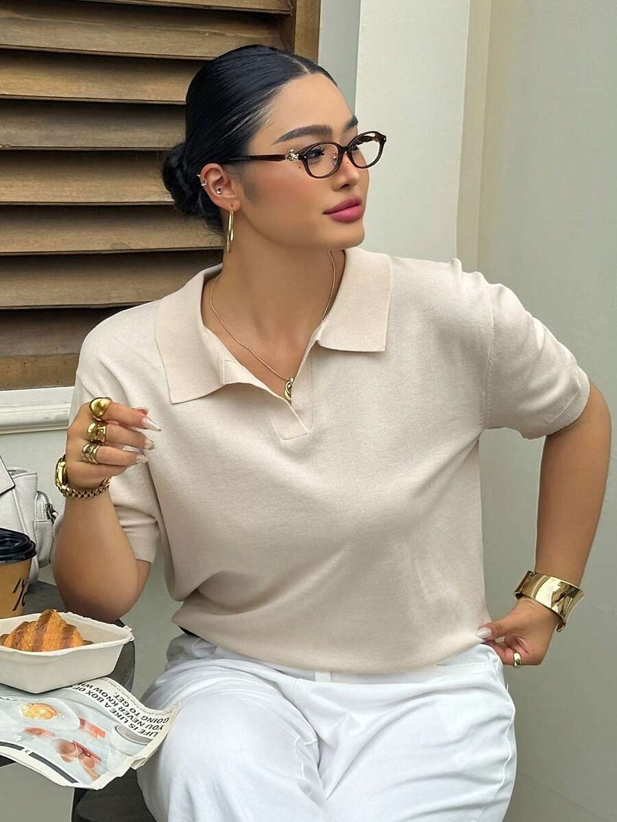 Dazy Plus 趣味通勤拼接撞色 Polo 領休閒短袖大尺碼女款春夏針織上衣 - 杏色 - 查看 1