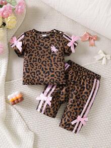 SHEIN 新生女嬰粉黑時尚套裝 短袖上衣搭配3D蝴蝶結 可愛套裝 適合0-9個月嬰兒 - 棕色 - 查看 3