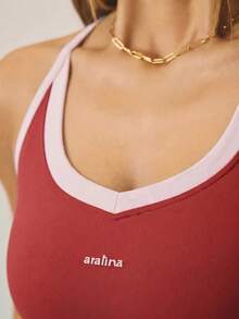 Aralina 女款休閒撞色背心，適合夏季運動穿搭與機場造型 - 紅色 - 查看 5