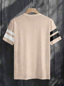 Manfinity Homme 卡其色拼接條紋極簡休閒短袖T恤，山脈印花修身休閒上衣 - 彩色 - 查看 3