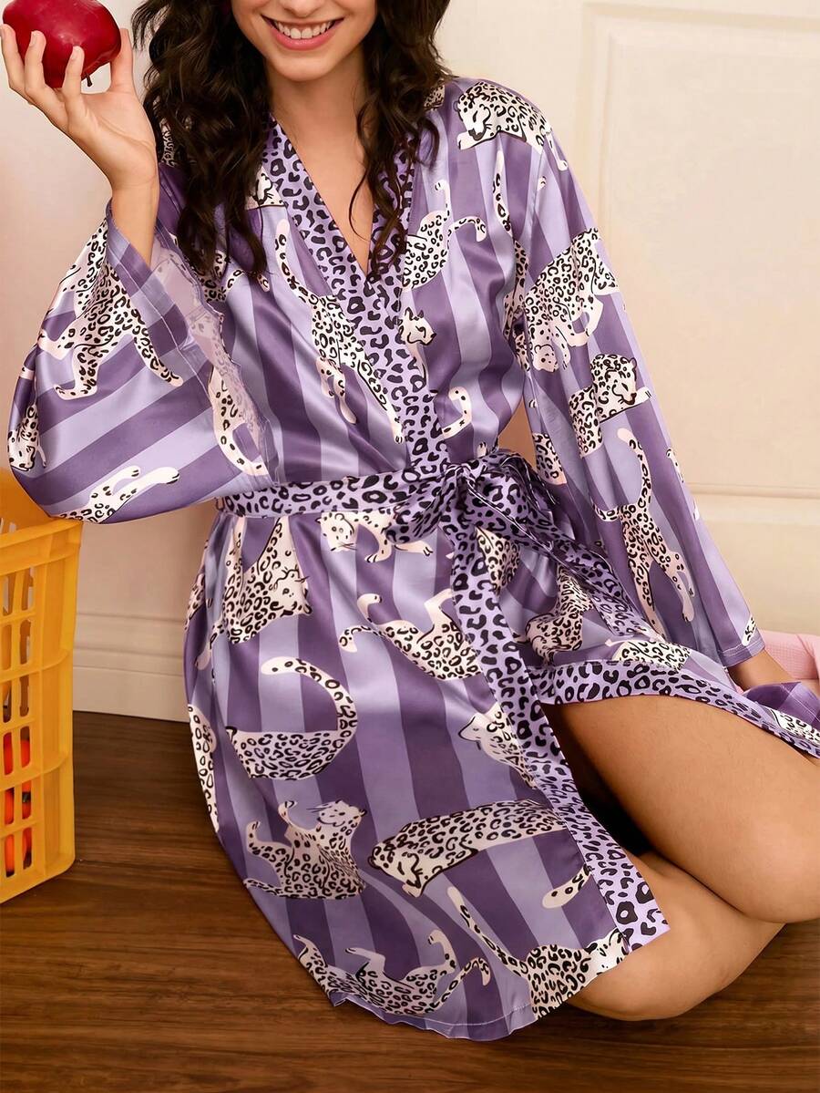 Chillnights 女款年輕休閒對比色豹紋與條紋印花寬鬆舒適繫帶緞面晨袍 - 紫色 - 查看 1