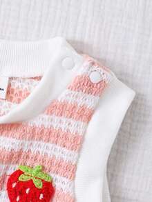 SHEIN Playful Pals 女嬰夏季可愛草莓刺繡條紋無袖上衣與短褲套裝 寬鬆版型 黑白格紋 度假休閒穿搭 - 粉色 - 查看 8