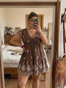 SHEIN CURVE+ Plus Size V-Neck Tie Front Ruffle Hem Short Sleeve Casual Goth Elegant Summer Dress, Spring Vacation Brown - Brown - View 2