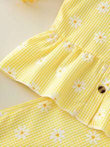 SHEIN Elladie kids 春夏女童活力田園風格紋雛菊套裝，藍白格紋布料搭配清新雛菊印花，方領收腰背心上衣與寬腿褲，鈕扣＋荷葉邊下擺設計增添俏皮魅力，清新活力風格，舒適寬腿褲版型，適合日常出遊與週末野餐 - 黃色 - 查看 6