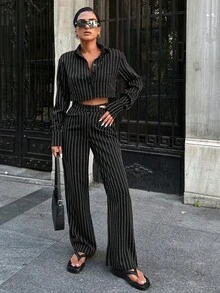 RueChic 女士两件套 - 条纹长袖单排扣短款衬衫和裤子，休闲 - 黑色 - 查看 2