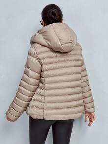 RueChic Abrigo acolchado con cremallera con capucha - Camel - Ver 4