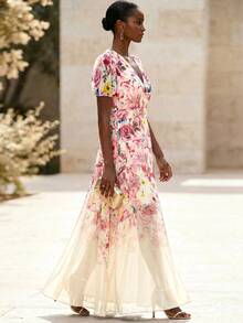 SHEIN Clasi Plus Size Ditsy Floral V-Neck Chiffon Dress, Summer - Multicolor - View 1