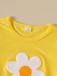 SHEIN Playful Pals 返校季女童休閒可愛圓領標準肩寬毛巾繡向日葵T恤與純色牛仔裙套裝，夏季 - 黃色 - 查看 4