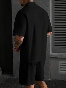 Manfinity CasualCool 男士成熟休閒襯衫套裝，牙籤褶皺與拉鍊設計，適合日常穿著，送給男友與丈夫的理想禮物 - 黑色 - 查看 2