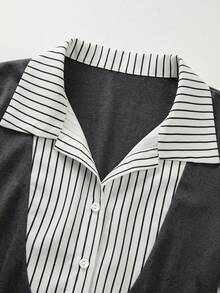 SHEIN Franclia Camiseta de mujer de manga corta con cuello polo a rayas y parches, blusa casual de manga corta con botones y estampado, nueva colección de blusas de verano y otoño 2026 - Gris - Ver 5