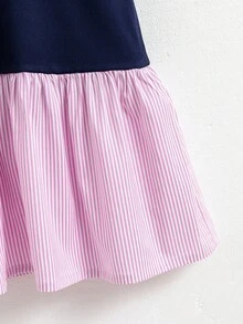 SHEIN Vestido casual de línea A para niñas, primavera/verano, decorado con estampado de transferencia de calor de lazo, estilo simple y atemporal. Adecuado para uso diario y escuela, mostrando energía juvenil y elegancia elegante - Multicolor - Ver 4