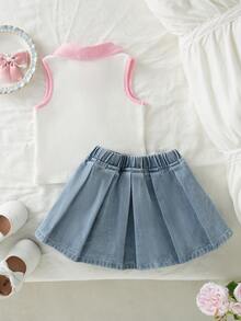 SHEIN Playful Pals 女嬰甜美無袖 Polo 領羅紋上衣與牛仔百褶裙 2 件套，夏季新款可愛休閒學院風，淺藍色水洗牛仔布搭配蝴蝶結刺繡圖案，柔軟親膚面料，修身顯瘦，適合日常穿搭、女嬰日、夏季度假海灘 - 粉色 - 查看 3