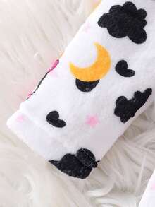 SHEIN Playful Pals 新生兒嬰兒牛紋連帽珊瑚絨浴袍，中性嬰兒可愛滿版印花繫腰毛絨吸水居家睡衣 - 彩色 - 查看 9