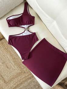 Traje de baño de playa elegante para vacaciones para mujer, conjunto de tela de unicolor Swim Chiccia con decoración de ribete metálico y diseño de un solo hombro - Burdeos - Ver 4