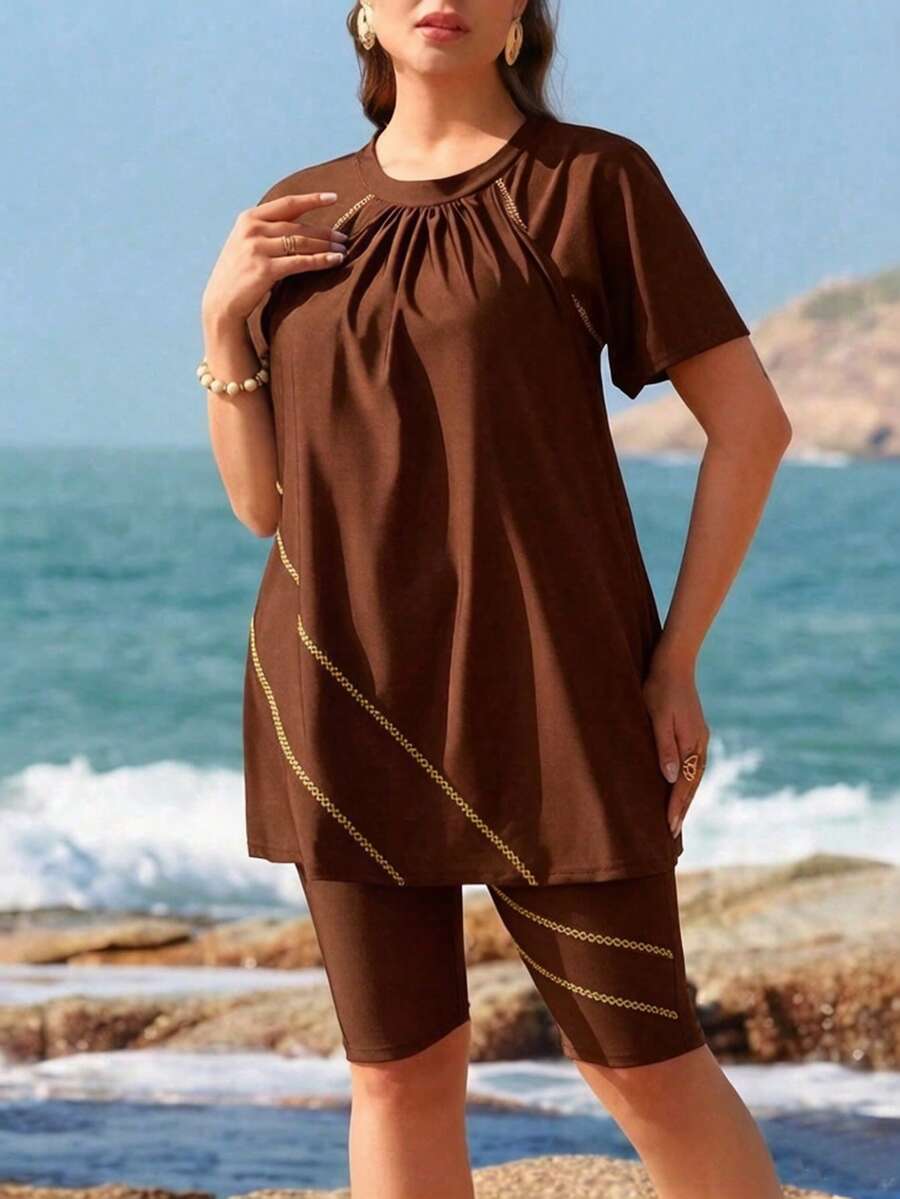 Swim Mulvari 大尺碼女款新款純色兩件式泳衣,特殊工藝設計,年輕中東風,可拆式胸墊,長袖,前側抓皺裙,優雅特殊工藝幾何線條及膝短褲,休閒時尚度假海灘泳裝 - 棕色 - 查看 1