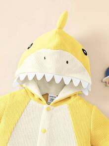 SHEIN 新生兒可愛鯊魚 3D 刺繡短袖連帽包屁衣 - 黃色 - 查看 9