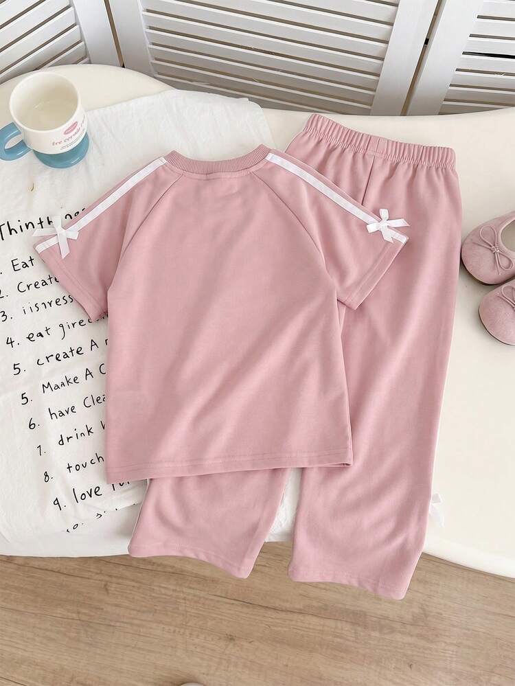 SHEIN Genkimix Kids 2件組少女蝴蝶結緞帶裝飾休閒時尚短袖T恤 + 蝴蝶結緞帶裝飾休閒時尚直筒長褲 - 粉色 - 查看 2