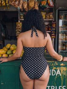 Swim Mod 女款大尺碼波點印花兩件式掛脖繫帶前襟蕾絲飾邊三角比基尼泳裝背心上衣，度假海灘適用 - 黑與白 - 查看 2