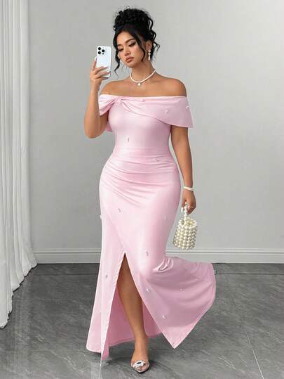 Weeklong Plus Size Women's Pink Fitted Evening Gown With Bow Off-Shoulder Design, Minimalist And Fashionable, Suitable For Business And Casual Occasions. High Slit Hemline And Sexy Shoulder Pleat Design, Showcasing Charm And Elegance. Perfect For Summer, Holidays, Parties, Beach, Formal Occasions, Business Events And Various Daily Occasions. This Pink Dress Is Elegant And Luxurious, With A Mermaid Silhouette And Fishtail Hemline. It Is Both A Formal Gown For Women And An Ideal Choice For Women's Pink Dresses.