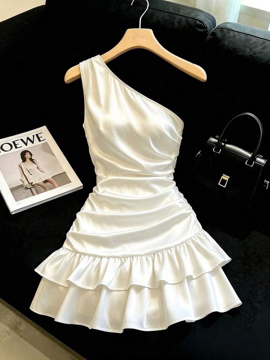 SHEIN Franclia 女款新款白色單肩泡泡紗面料腰部打褶輕便短洋裝,適合派對、度假、日常、海灘、休閒、婚禮、上班穿著 - 白色 - 查看 1