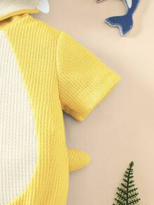 SHEIN 新生兒可愛鯊魚 3D 刺繡短袖連帽包屁衣 - 黃色 - 查看 7