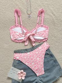 Swim Mod Conjunto de 2 piezas de traje de baño para niñas con top de tela especial de pecho plano fruncido con encaje y Bottom de bikini triangular con dobladillo con volantes - Rosa - Ver 2
