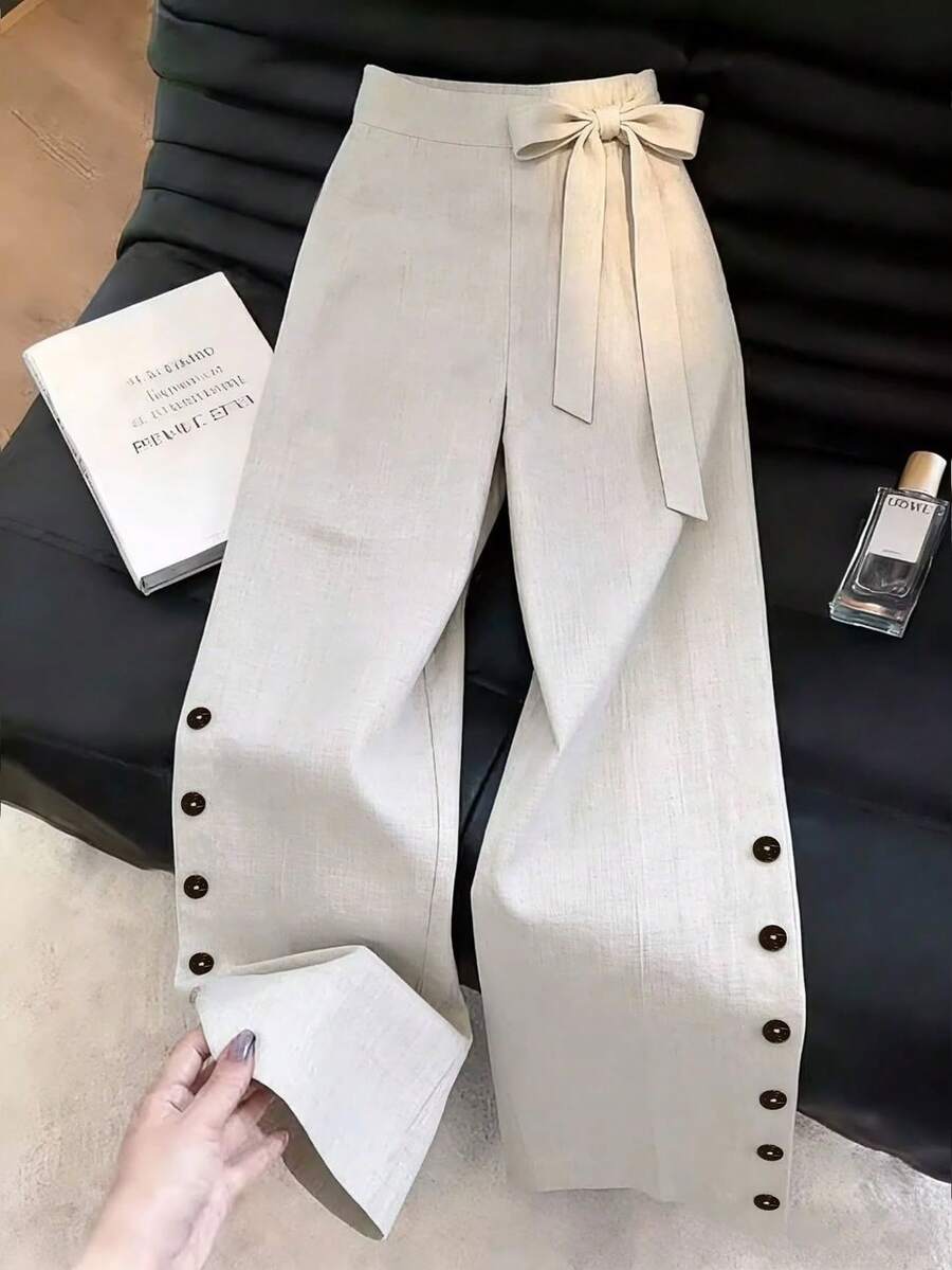 SHEIN Franclia 女款初秋側綁帶寬腿休閒長褲,高腰側綁帶設計,側邊鈕扣開衩細節,垂墜面料,寬鬆顯腿型,中式溫柔優雅風,適合日常通勤與旅行 - 灰色 - 查看 1