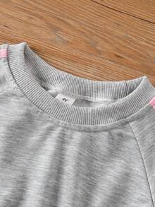 Elladie kids 2件組 4-7歲女童可愛春/秋季圓領長袖上衣，附蝴蝶結3D裝飾，運動風織帶飾邊長褲，柔軟衛衣布料，適合返校、假期、夏季穿搭、旅行、派對場合 - 灰色 - 查看 6