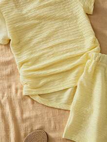 SHEIN Conjunto de camiseta de manga corta asimétrica de diseñador amarillo para adolescente (niña) con cuello inclinado y cintura con volantes, - Amarillo - Ver 6