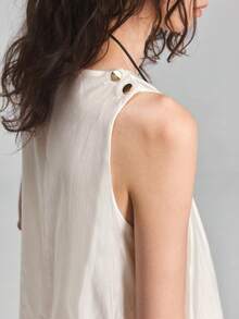 Ontre Top de mujer cómodo y agradable al tacto de mezcla premium de lyocell y tencel, ajuste ceñido, cuello en U pequeño, tirantes anchos, sin mangas, diseño de doble capa con dobladillo asimétrico, dobladillo fluido, estilo moderno urbano business casual para oficina, uso diario, de alta calidad, atuendo de aeropuerto, casual discreto, estilo old money, sofisticado para crucero, minimalista del Medio Oriente, lujo silencioso, textura esencial, versátil para todas las estaciones, serie minimalista - Blanco - Ver 2