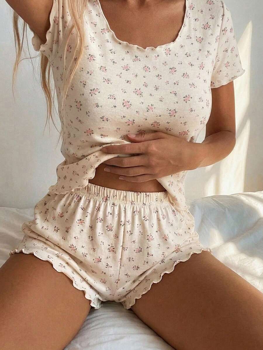 DAZY 甜美碎花修身短袖T恤與短款睡褲2件組,夏季女款睡衣套裝 - 米色 - 查看 1