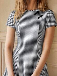 SHEIN 法式復古青蛙鈕扣女款長洋裝、法式復古格紋洋裝、法式復古女款優雅洋裝 - 黑與白 - 查看 3