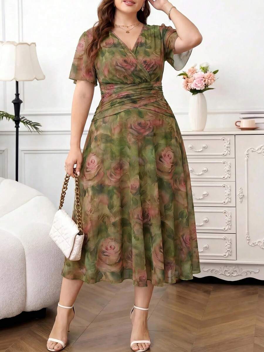 Reflora 大尺碼花卉印花百褶腰連身裙，適合度假