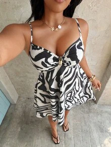 Rustia Vestido Plus Size com Fivela Metálica, Estampa de Zebra e Alças em Cor Contrastante para Praia na Primavera e Verão - Cinza - Ver 5