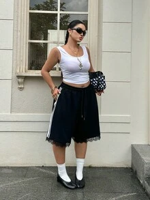 Muchica 大尺碼夏季休閒拼色條紋蕾絲拼接短褲 - 黑色 - 查看 4