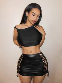 SHEIN BamGlam Saia sexy de couro PU para senhora, novo estilo, com pregas laterais e abertura irregular, frente com pregas e tiras cruzadas, corte ajustado, com cinto, adequada para looks de discoteca e estilo urbano - Preto - Ver 3