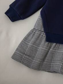 SHEIN 女童可愛休閒春夏秋冬運動衫洋裝，附可愛卡通熊圖案 - 彩色 - 查看 3