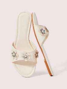 CUCCOO DOLLMOD Off-White, Metallic Pearl Flower Decoration, Flat-Bottomed Sandals, Women's Fresh And Sweet Style Outside Slippers - Apricot - View 1