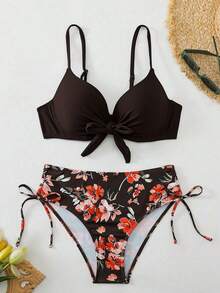 SHEIN Swim Swim Lushoire 女士成熟時尚性感泳裝兩件套，青藍孔雀綠前綁帶純色比基尼上衣搭配花卉印花短褲套裝，夏季海灘度假風 - 棕色 - 查看 3