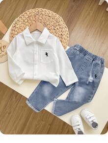 SHEIN Baby Boy Knight Graphic Print Textured Single-Breasted Shirt And Pocket Distressed Denim Jeans 2 Pieces Set - Light Wash - View 3