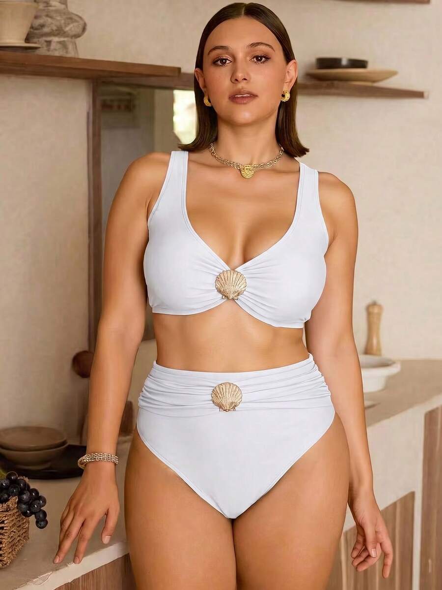 Swim Chiccia Bộ bikini 2 mảnh tắm biển mùa hè cho nữ size lớn, màu trơn, trang trí vỏ sò kim loại, phong cách gợi cảm thời trang - trắng - Xem 1