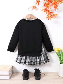 SHEIN Elladie kids 返校季女童 4-7 歲休閒圓領長袖衛衣，愛心印花裝飾，時尚英倫風黑白格紋創意拼接下擺，適合女童外出、聚會、學校表演、日常穿著，秋冬搭配 - 黑色 - 查看 2