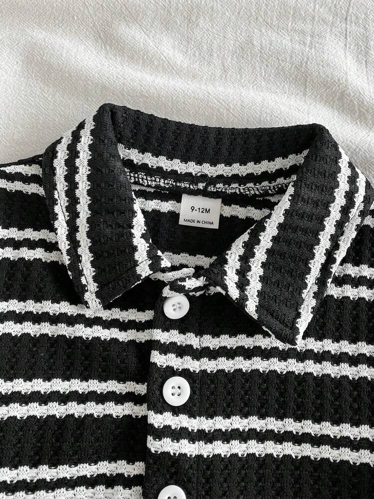 SHEIN Playful Pals Unisex Newborn-1 Year Old Baby Outfit Stripe Textured Short Sleeve Shirt And Shorts Set For Infants - Black and White - View 3